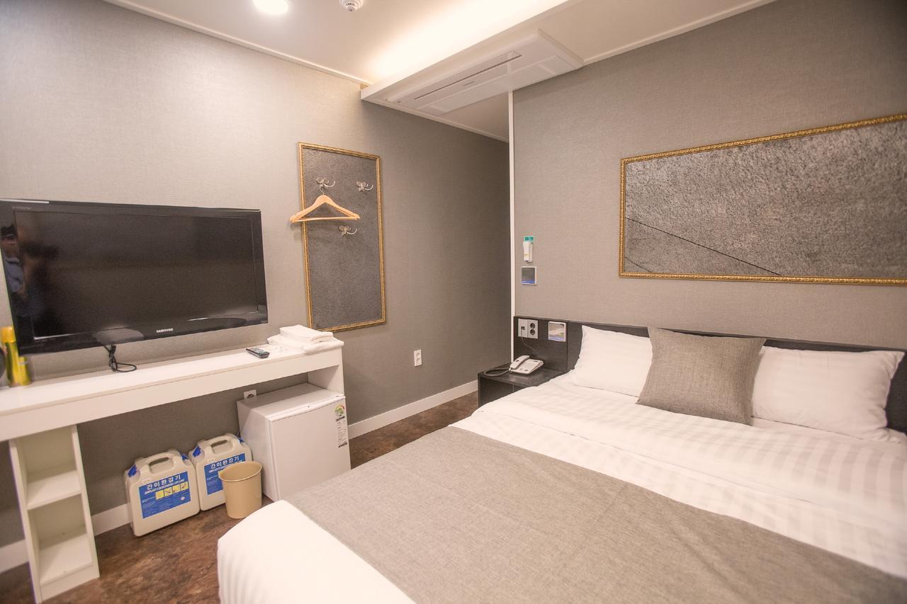 Major Hotel 2 Jeju Esterno foto